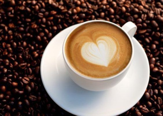 Latte art: conheça a arte de fazer estampas no topo do café