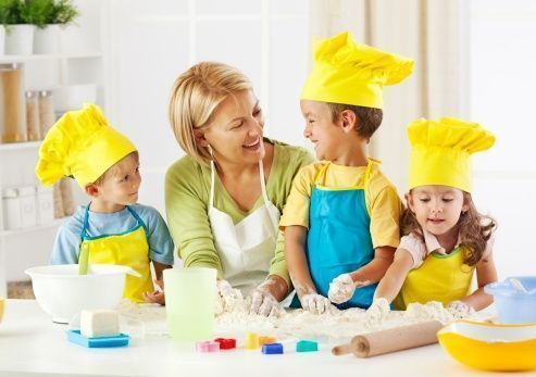 Cozinhar com as crianças: veja receitas ideais