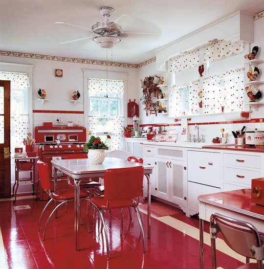 Decoração de cozinha retrô e colorida