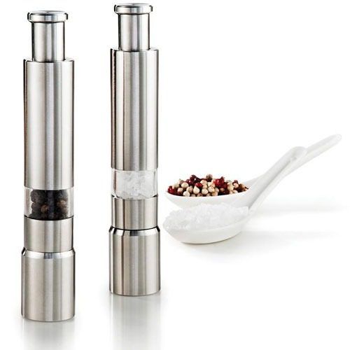 Moedor de pimenta com sal grosso