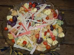 Salada de macarrão com Kani