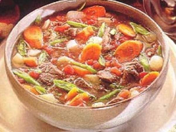 Sopa de carne com legumes