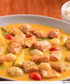 Salmão Thai com Curry, Lichias e Coco (Mae Sai)