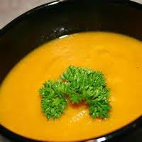 Sopa de cenoura com curry