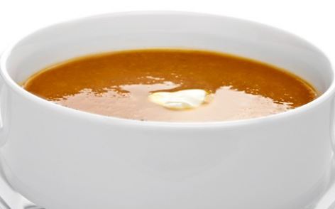 Sopa de feijão com couve e alho-poró