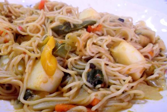 Noodles com Pérolas e Legumes Chineses
