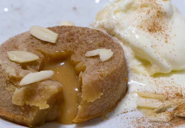 Petit Gateau Doce de Leite