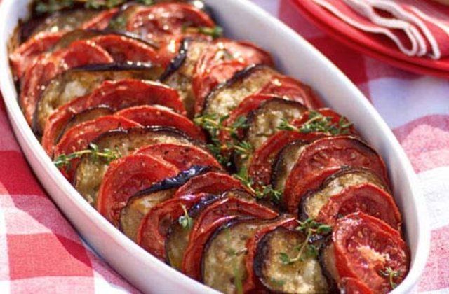 Salada de berinjela e tomate assados