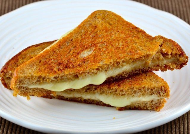 Sanduíche simples de queijo grelhado