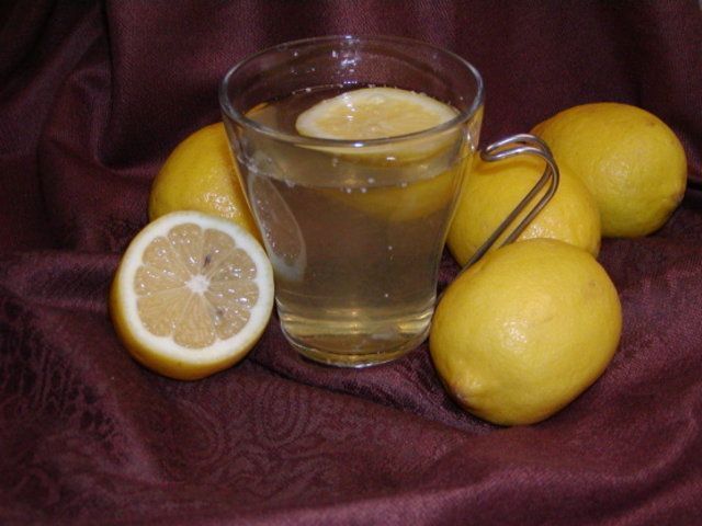 Detox de mel e limão