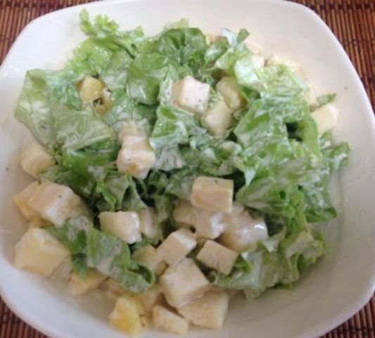 Salada de alface com abacaxi