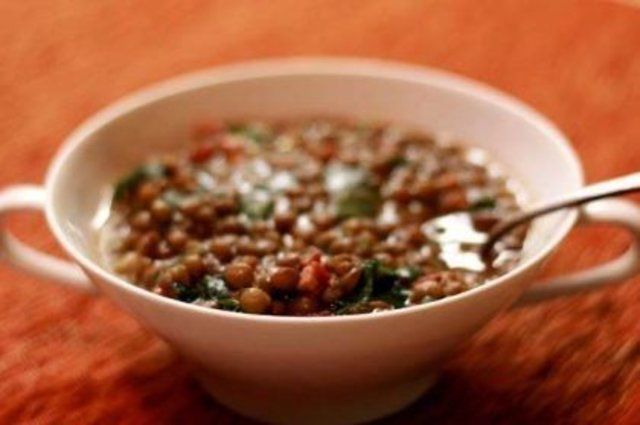 Sopa de lentilha com carne seca
